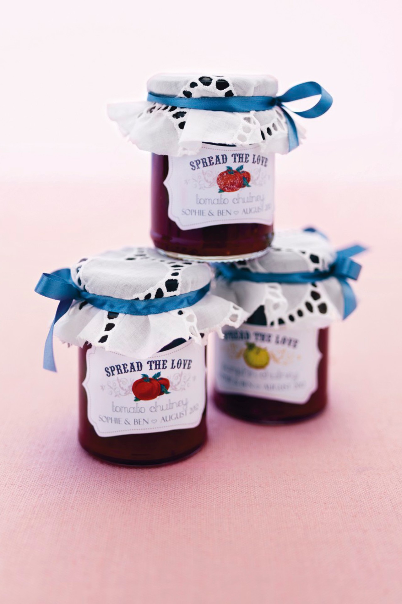 wedding, wedding ideas, cheap wedding favours, wedding favors