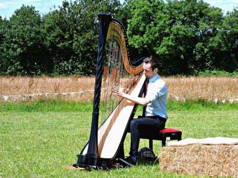 - Tomos Harpist