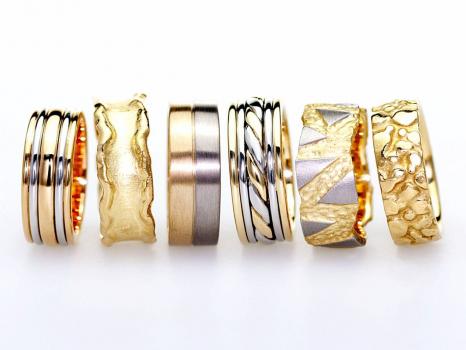 - Aurum designer-jewellers