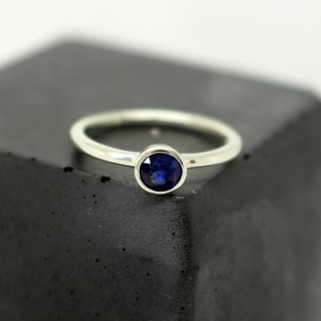 - Julie Nicaisse Jewellery