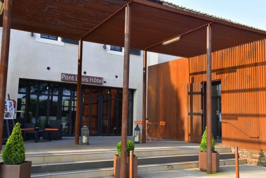 - Hotel Pont Levis
